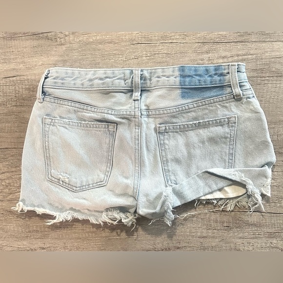 Abercrombie and Finch Jean Shorts Size 0 - Picture 3 of 4
